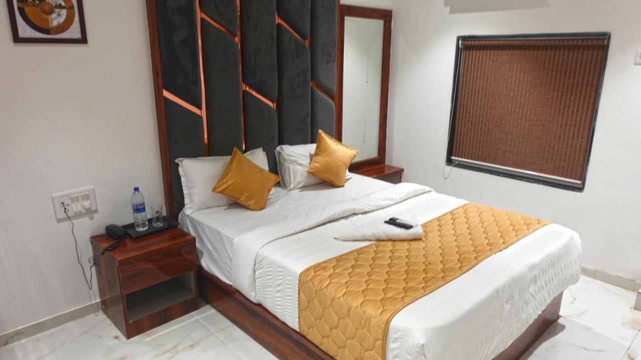Hotel Palms Residency, Chembur Bombay Eksteriør billede