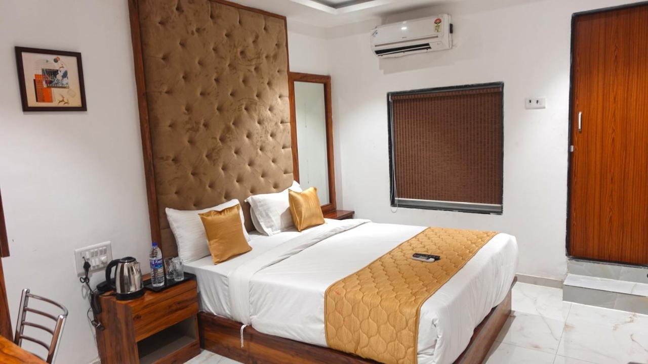 Hotel Palms Residency, Chembur Bombay Eksteriør billede