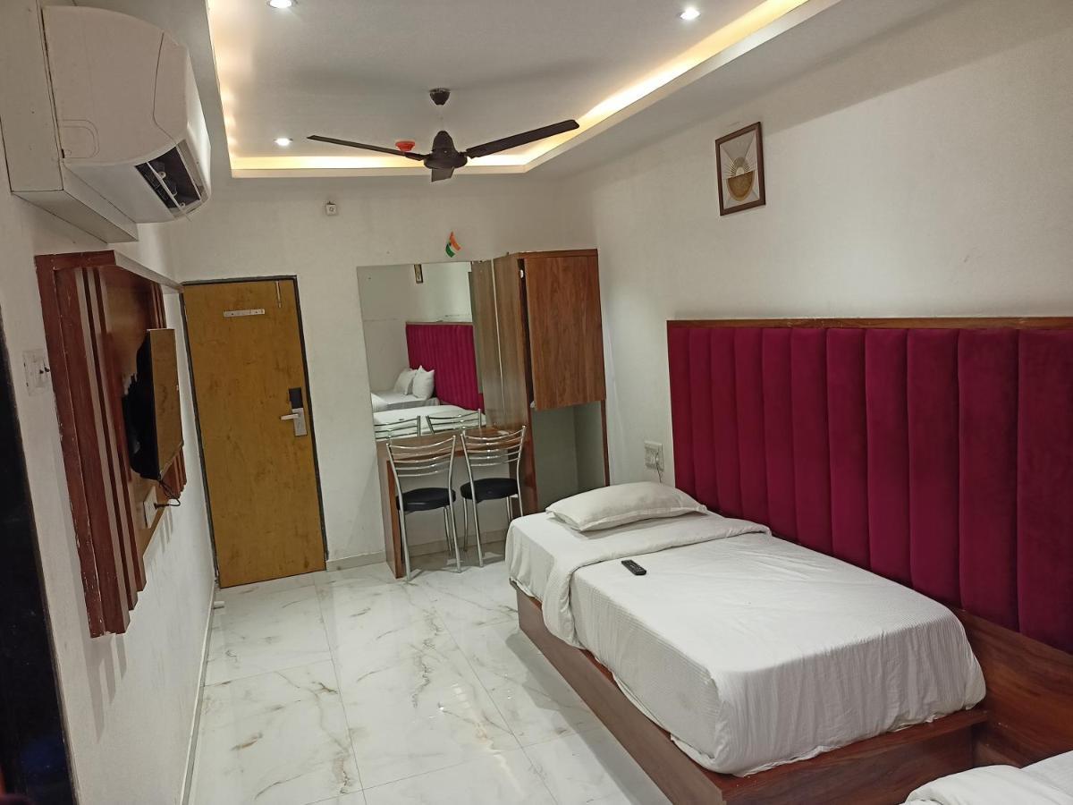 Hotel Palms Residency, Chembur Bombay Eksteriør billede