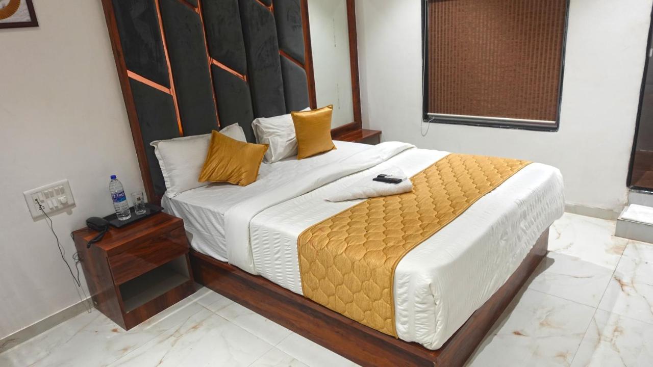 Hotel Palms Residency, Chembur Bombay Eksteriør billede