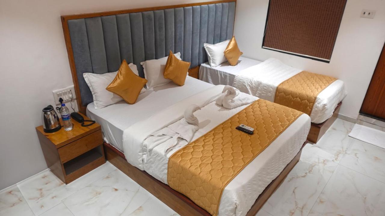 Hotel Palms Residency, Chembur Bombay Eksteriør billede