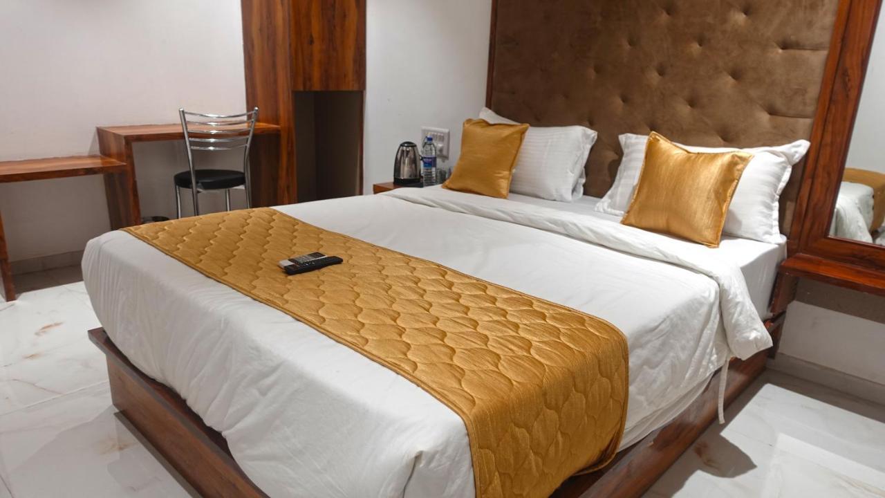 Hotel Palms Residency, Chembur Bombay Eksteriør billede